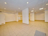 Eladó üzlethelyiség