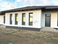 Eladó ikerház, Nagytarcsán 105 M Ft, 4 szobás