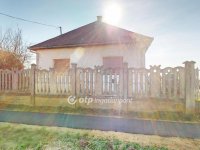 Eladó családi ház, Gemzsén 13 M Ft, 2 szobás