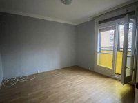 Eladó panellakás, Pécsett, Varsány utcában 43 M Ft, 2+1 szobás