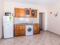Eladó családi ház, Szombathelyen 95 M Ft, 9 szobás