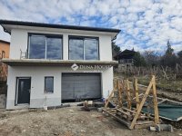 Eladó családi ház, Szentendrén 215 M Ft, 5 szobás