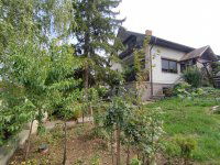 Eladó családi ház, Ádándon 69.9 M Ft, 6 szobás