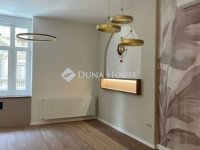 Eladó téglalakás, VII. kerületben 110.9 M Ft, 2 szobás