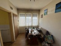 Eladó családi ház, Pécsett 62.5 M Ft, 8 szobás