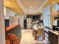 Eladó családi ház, Tatabányán 87 M Ft, 6 szobás