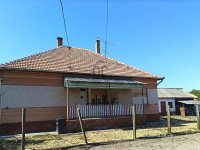 Eladó családi ház, Törtelen 33 M Ft, 3 szobás