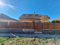 Eladó családi ház, Telekgerendáson 56.7 M Ft, 2+4 szobás