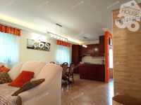 Eladó családi ház, Kecskeméten 161.9 M Ft, 7 szobás