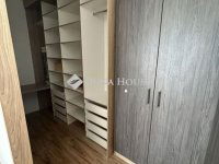 Eladó panellakás, Pécsett 56.9 M Ft, 3 szobás