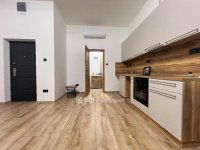 Eladó téglalakás, VI. kerületben 51 M Ft, 1 szobás