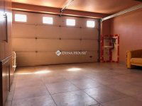 Eladó ikerház, Szegeden 147.9 M Ft, 5 szobás