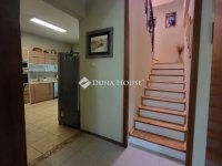 Eladó családi ház, Szegeden 210 M Ft, 6 szobás
