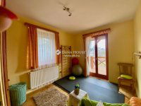 Eladó családi ház, Pécsett 250 M Ft, 9 szobás