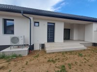 Eladó családi ház, Szombathelyen 90 M Ft, 4 szobás
