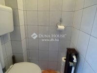 Eladó családi ház, IV. kerületben 129.5 M Ft, 7 szobás