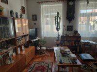Eladó családi ház, Veszprémben 125 M Ft, 7 szobás