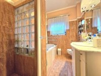 Eladó családi ház, XVII. kerületben 279 M Ft, 9 szobás