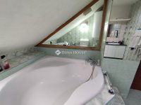 Eladó családi ház, Dunaharasztin 109.9 M Ft, 7 szobás