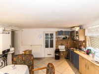 Eladó családi ház, Szombathelyen 95 M Ft, 9 szobás