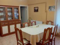 Eladó családi ház, Tatán 95 M Ft, 5 szobás