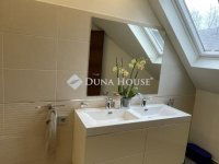 Eladó családi ház, Velencén 198.7 M Ft, 4 szobás