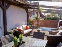 Eladó családi ház, Leányfaluban 179.9 M Ft, 5 szobás