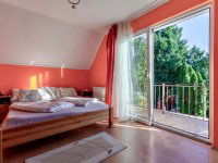 Eladó családi ház, Balatonakarattyán 158 M Ft, 5 szobás