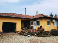 Eladó családi ház