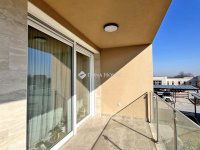 Eladó téglalakás, XVII. kerületben 255 M Ft, 6 szobás