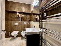 Eladó családi ház, Pécsett 425 M Ft, 6 szobás