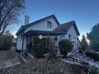 Eladó családi ház, III. kerületben 360 M Ft, 9 szobás