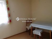 Eladó családi ház, Nyergesújfaluban 38 M Ft, 5 szobás