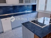 Eladó családi ház, Budaörsön 180 M Ft, 5 szobás
