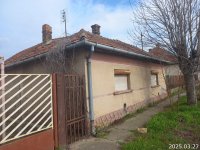 Eladó családi ház, Lajosmizsén, Vásártér utcában 3.2 M Ft