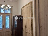 Eladó családi ház, Pécsett 499 M Ft, 1 szobás