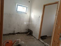 Eladó családi ház, Kiszomboron 32.99 M Ft, 2 szobás