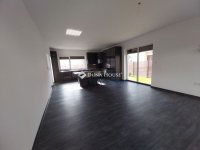 Eladó családi ház, Szegeden 180 M Ft, 1+5 szobás