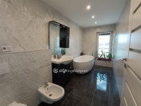 Eladó családi ház, Taksonyon 285 M Ft, 5 szobás