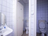 Eladó üzlethelyiség