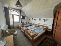 Eladó családi ház, Pilisszentlászlón 220 M Ft, 12+1 szobás