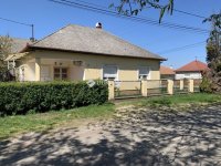 Eladó családi ház, Ercsiben 54.5 M Ft, 2 szobás