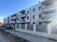 Kiadó téglalakás, albérlet, Tatán 330 E Ft / hó, 3 szobás