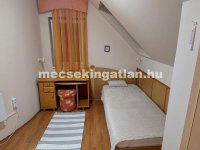 Kiadó családi ház, albérlet, Pécsett, Atléta utcában