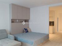 Eladó téglalakás, VI. kerületben 99 M Ft, 1 szobás