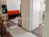 Eladó téglalakás, Szegeden 96 M Ft, 2+2 szobás