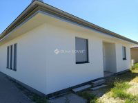 Eladó családi ház, Mórahalmon 79.972 M Ft, 4 szobás