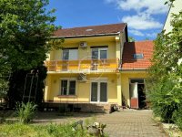 Eladó ikerház, Szegeden, Bem utcában 169.99 M Ft, 5 szobás