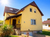 Eladó családi ház, Majosházán 89.9 M Ft, 4 szobás