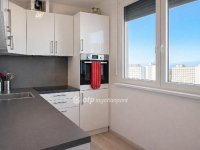 Eladó panellakás, Veszprémben 62.9 M Ft, 3 szobás